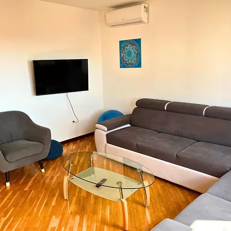 Apartment Leo *
